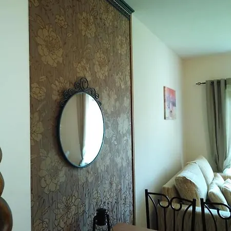 Apartmanhotel апартамент, студио хрис, лъки