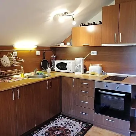 апартамент, студио хрис, лъки 4*