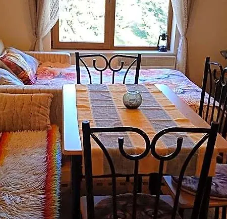 апартамент, студио хрис, лъки 4*